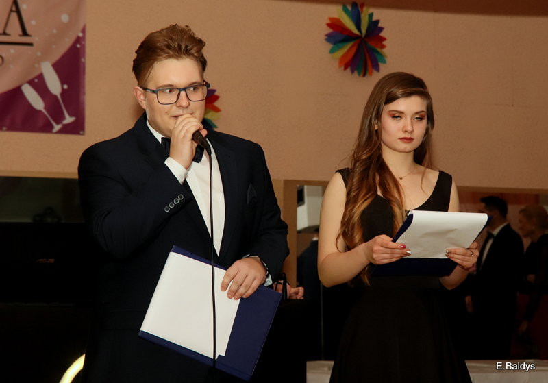 Studniówka III LO (zdjęcia)