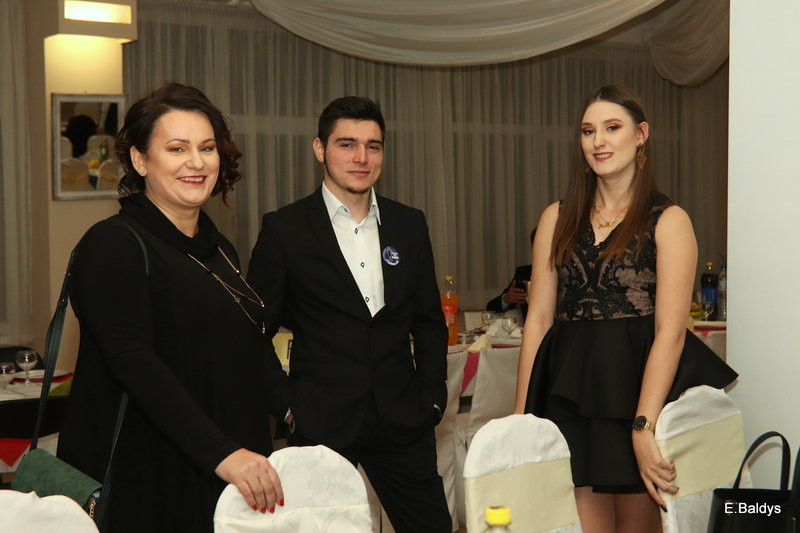 Studniówka III LO (zdjęcia)
