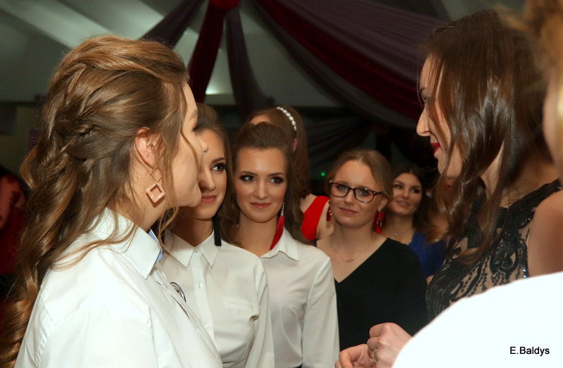 Studniówka III LO (zdjęcia)