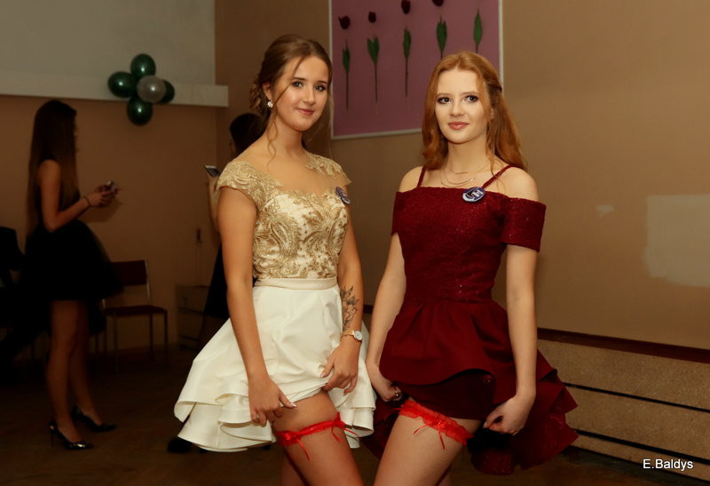Studniówka III LO (zdjęcia)