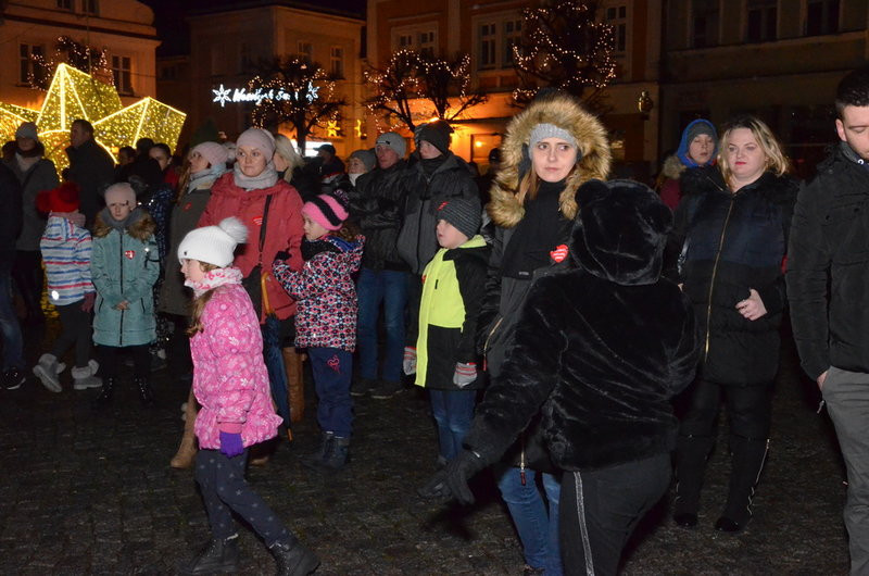 Wolontariusze 27. Finału WOŚP zebrali w Lesznie ponad 110 tys. zł (zdjęcia)