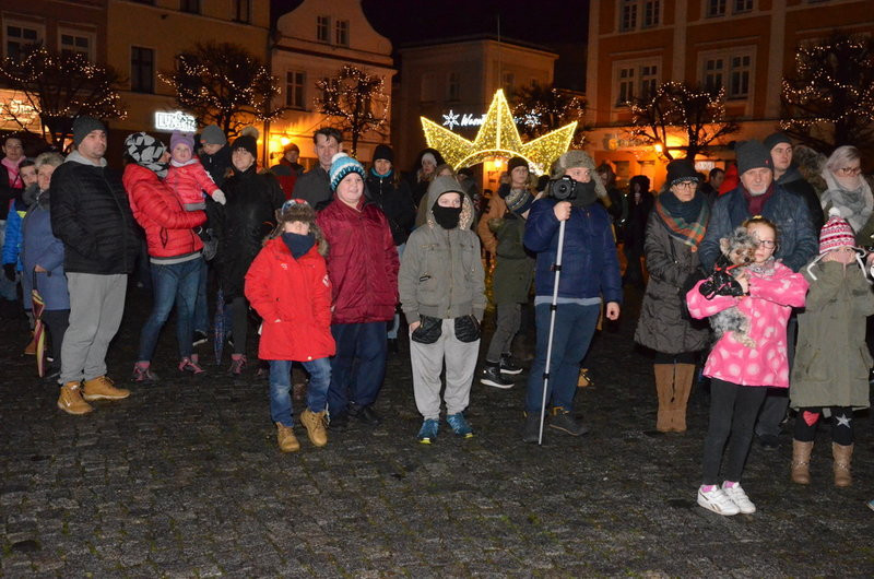 Wolontariusze 27. Finału WOŚP zebrali w Lesznie ponad 110 tys. zł (zdjęcia)