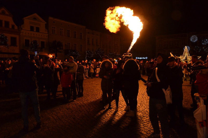 Wolontariusze 27. Finału WOŚP zebrali w Lesznie ponad 110 tys. zł (zdjęcia)