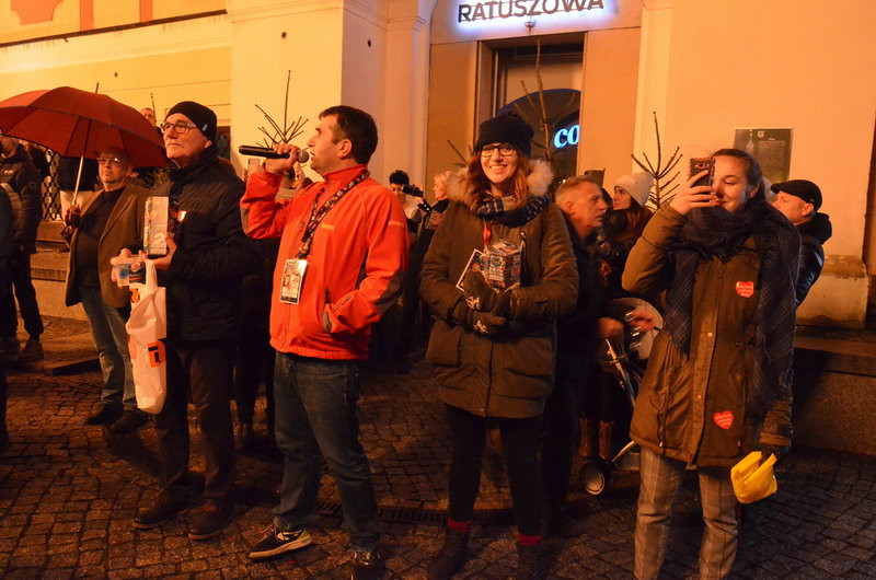 Wolontariusze 27. Finału WOŚP zebrali w Lesznie ponad 110 tys. zł (zdjęcia)
