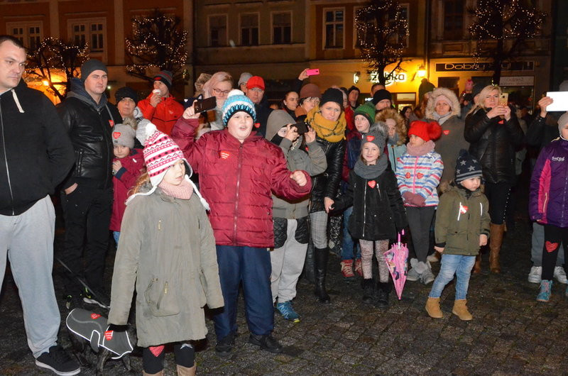 Wolontariusze 27. Finału WOŚP zebrali w Lesznie ponad 110 tys. zł (zdjęcia)