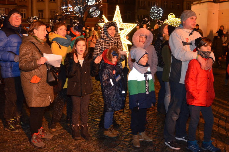 Wolontariusze 27. Finału WOŚP zebrali w Lesznie ponad 110 tys. zł (zdjęcia)