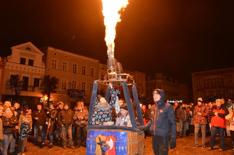 Wolontariusze 27. Finału WOŚP zebrali w Lesznie ponad 110 tys. zł (zdjęcia)