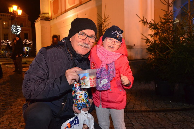 Wolontariusze 27. Finału WOŚP zebrali w Lesznie ponad 110 tys. zł (zdjęcia)