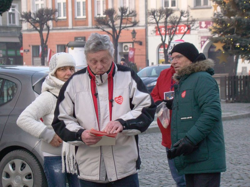 Leszno murem za Owsiakiem (zdjęcia i film)