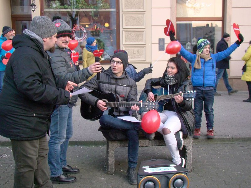 Leszno murem za Owsiakiem (zdjęcia i film)