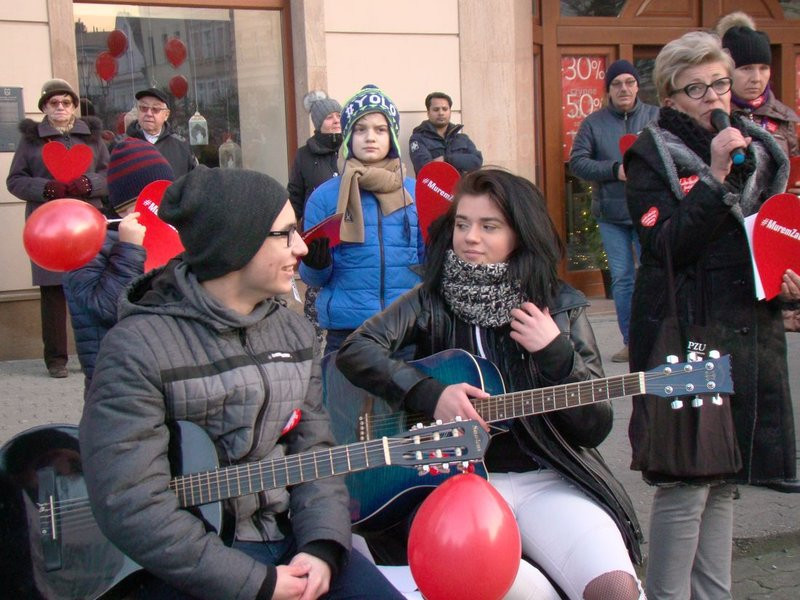Leszno murem za Owsiakiem (zdjęcia i film)