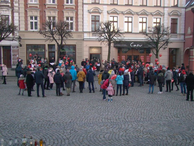 Leszno murem za Owsiakiem (zdjęcia i film)