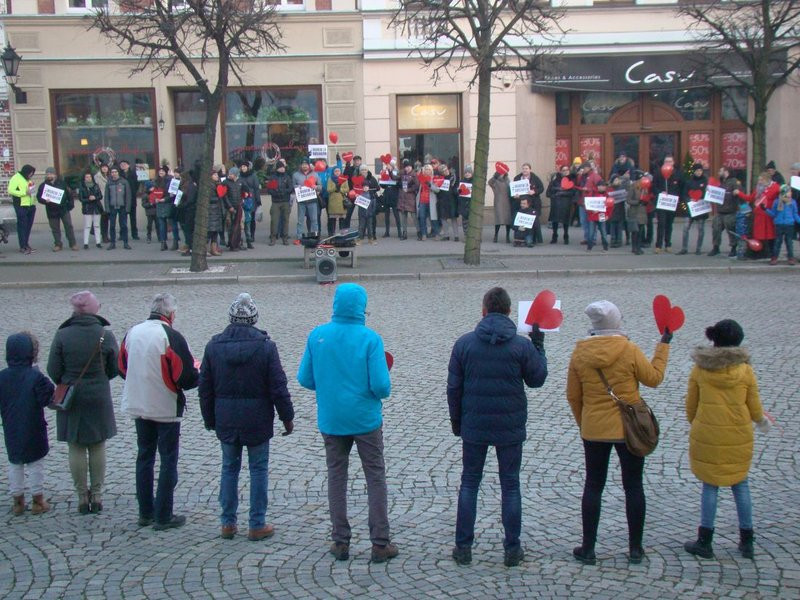 Leszno murem za Owsiakiem (zdjęcia i film)