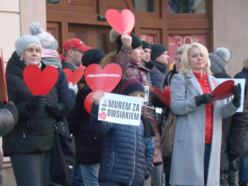 Leszno murem za Owsiakiem (zdjęcia i film)