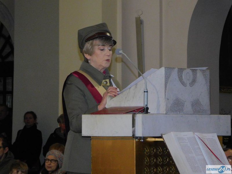 Poświęcenie sztandaru świętem Sokoła (zdjęcia)
