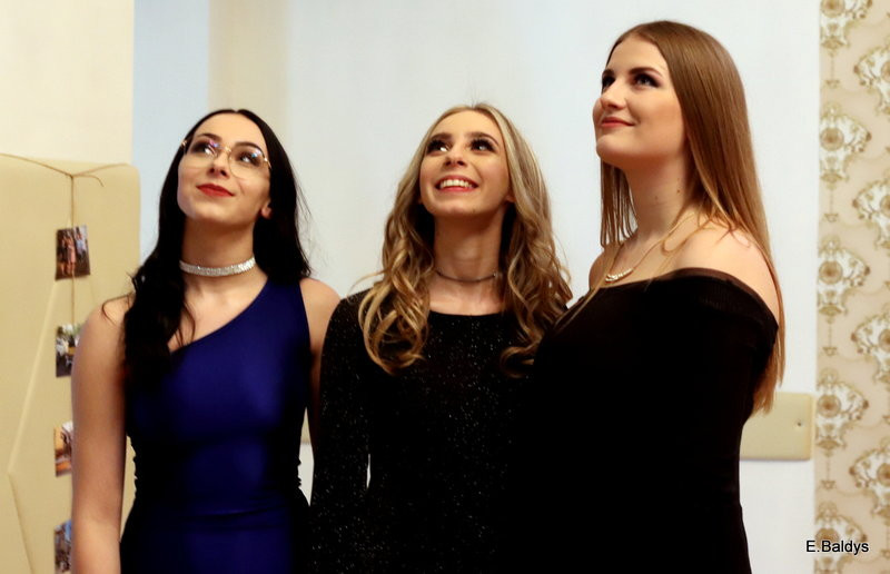 Studniówka Jedynki w stylu Bonda (zdjęcia)