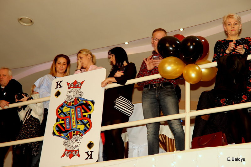 Studniówka Jedynki w stylu Bonda (zdjęcia)