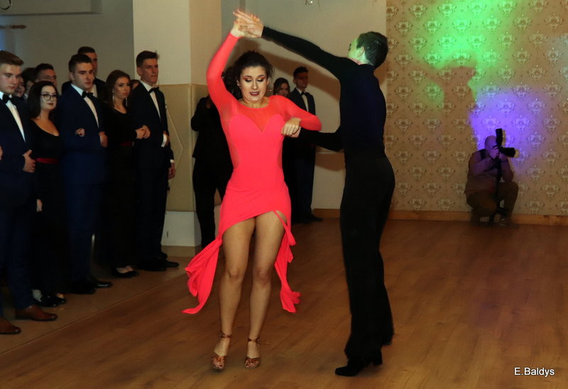 Studniówka Jedynki w stylu Bonda (zdjęcia)