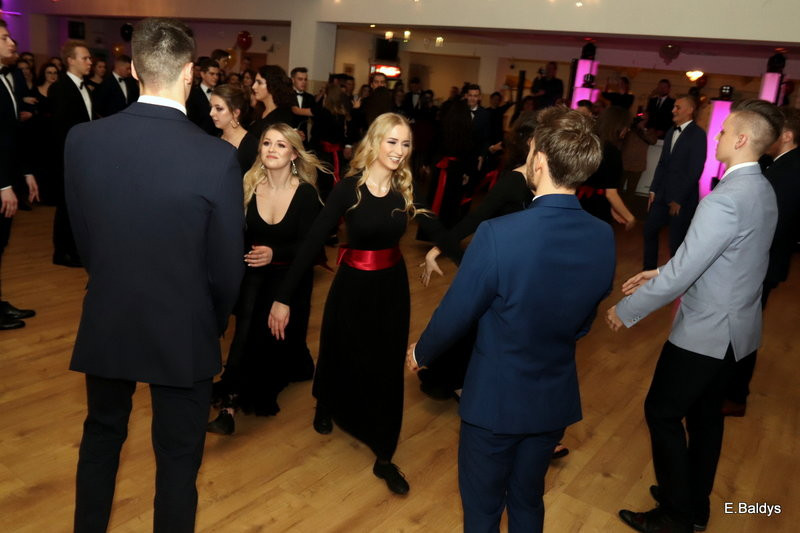 Studniówka Jedynki w stylu Bonda (zdjęcia)