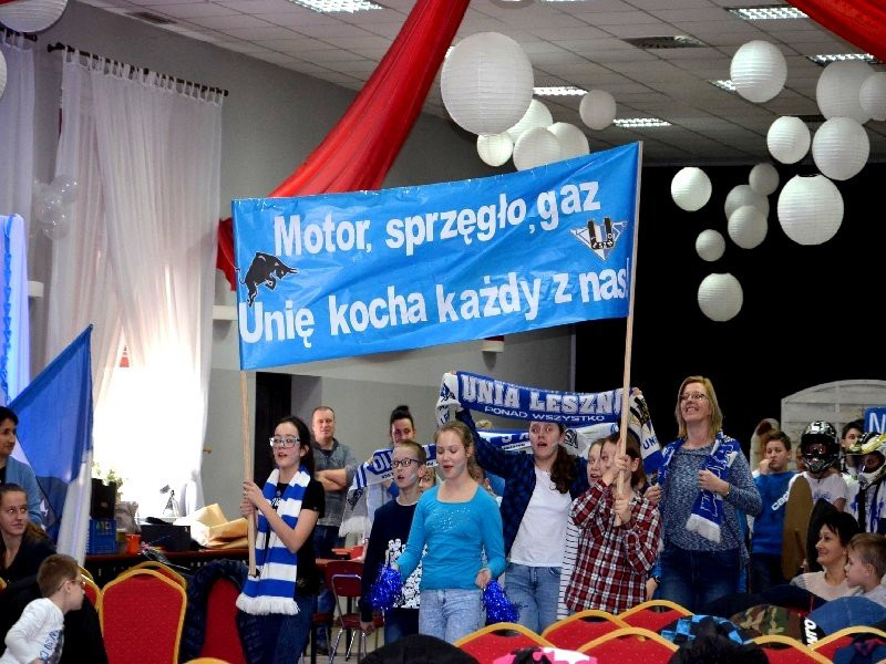 Żużlowcy odwiedzili uczniów z Goniembic (zdjęcia)