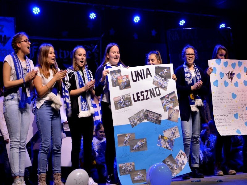 Żużlowcy odwiedzili uczniów z Goniembic (zdjęcia)