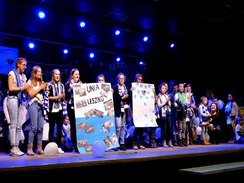 Żużlowcy odwiedzili uczniów z Goniembic (zdjęcia)