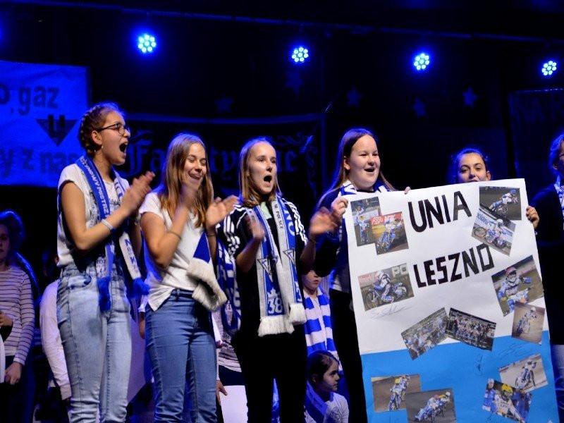 Żużlowcy odwiedzili uczniów z Goniembic (zdjęcia)