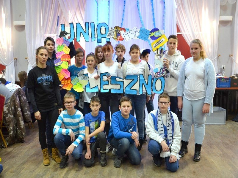 Żużlowcy odwiedzili uczniów z Goniembic (zdjęcia)