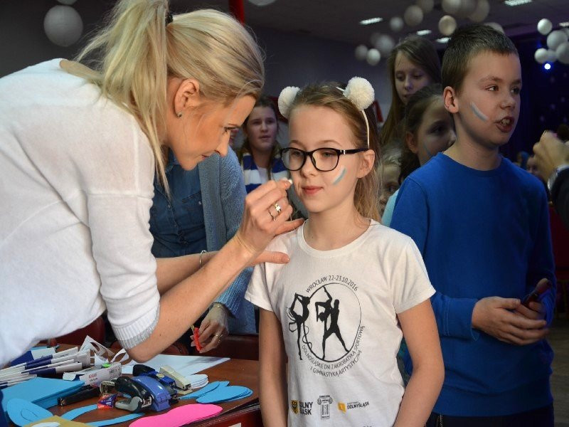 Żużlowcy odwiedzili uczniów z Goniembic (zdjęcia)