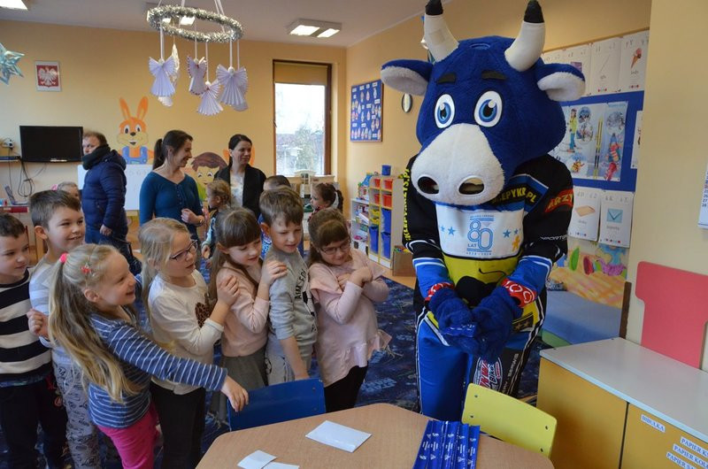 Byczek zadbał o bezpieczeństwo przedszkolaków (zdjęcia)