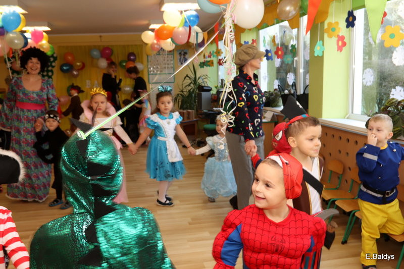 Tańce przebierańców w Drzeczkowie (zdjęcia)