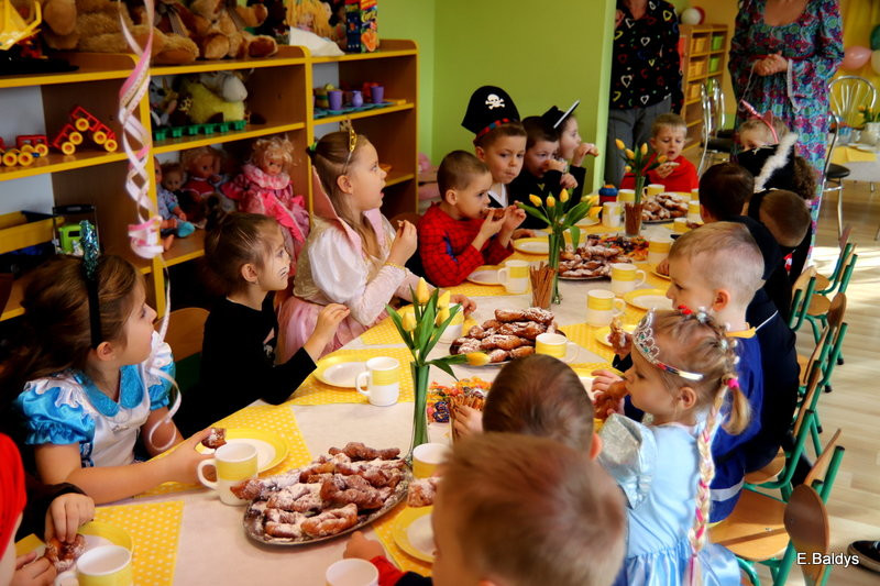 Tańce przebierańców w Drzeczkowie (zdjęcia)