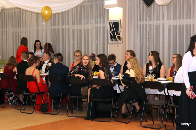 Bal studniówkowy ZS nr 4 (zdjęcia)