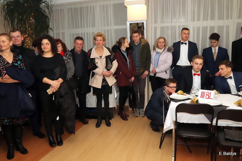 Bal studniówkowy ZS nr 4 (zdjęcia)
