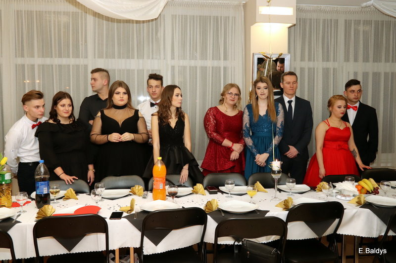 Bal studniówkowy ZS nr 4 (zdjęcia)