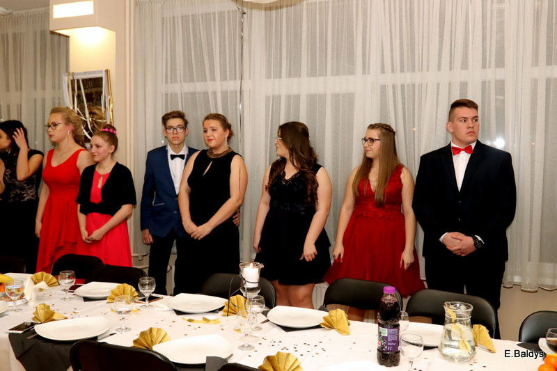 Bal studniówkowy ZS nr 4 (zdjęcia)