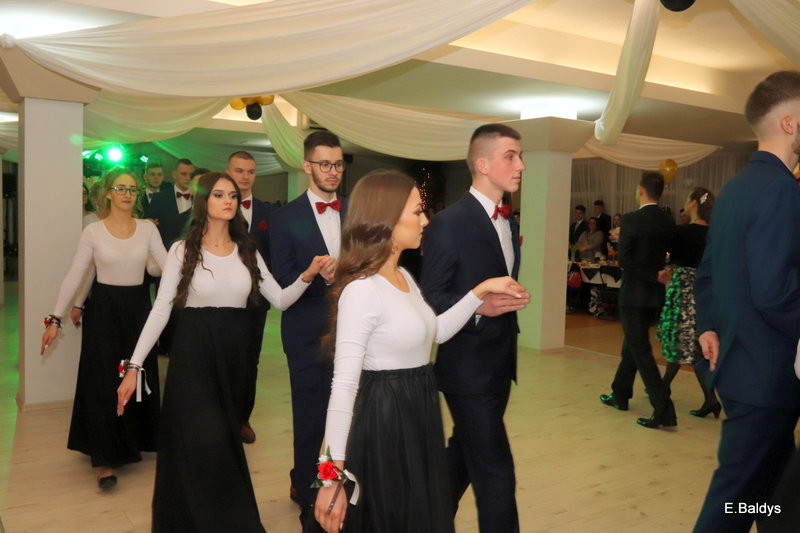 Bal studniówkowy ZS nr 4 (zdjęcia)