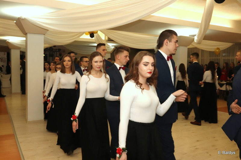 Bal studniówkowy ZS nr 4 (zdjęcia)