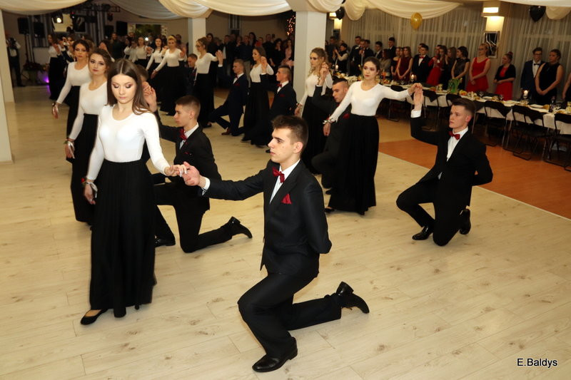 Bal studniówkowy ZS nr 4 (zdjęcia)