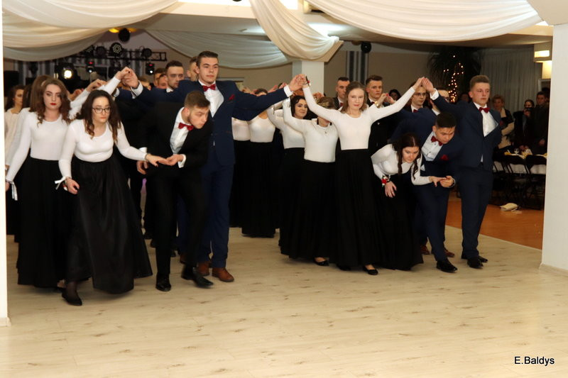 Bal studniówkowy ZS nr 4 (zdjęcia)