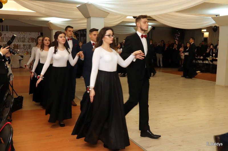 Bal studniówkowy ZS nr 4 (zdjęcia)