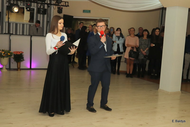 Bal studniówkowy ZS nr 4 (zdjęcia)