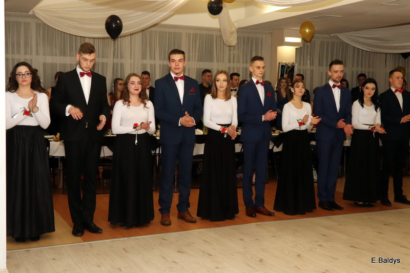 Bal studniówkowy ZS nr 4 (zdjęcia)