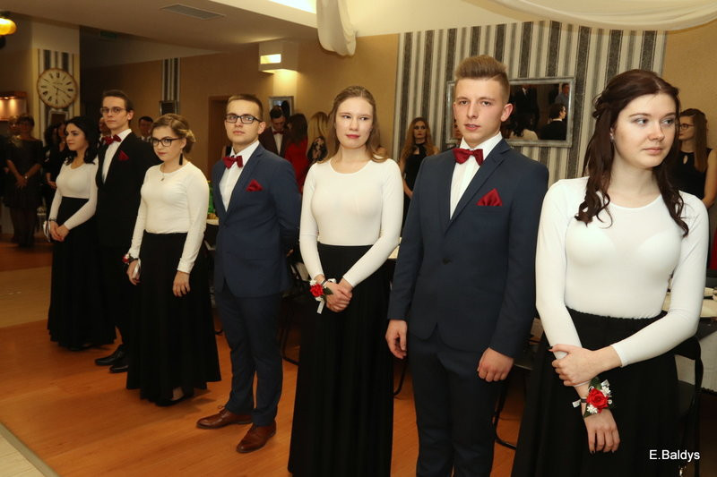 Bal studniówkowy ZS nr 4 (zdjęcia)