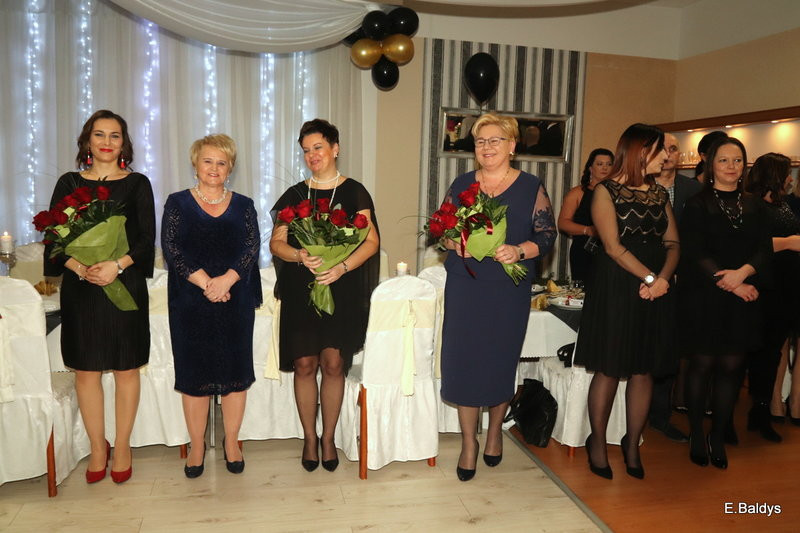 Bal studniówkowy ZS nr 4 (zdjęcia)