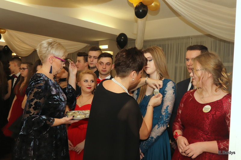 Bal studniówkowy ZS nr 4 (zdjęcia)