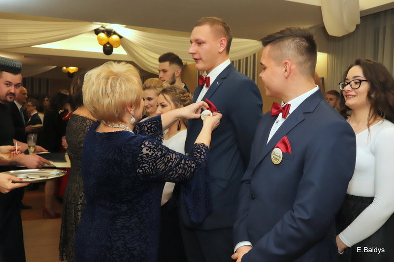 Bal studniówkowy ZS nr 4 (zdjęcia)