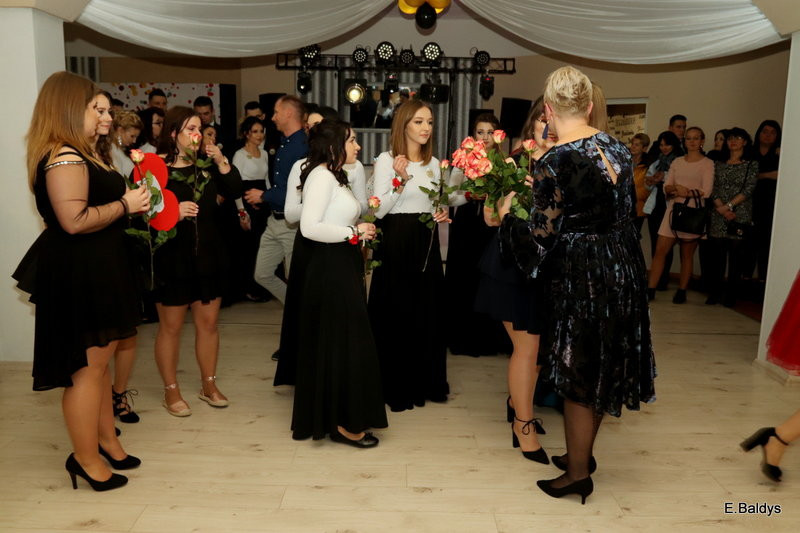 Bal studniówkowy ZS nr 4 (zdjęcia)