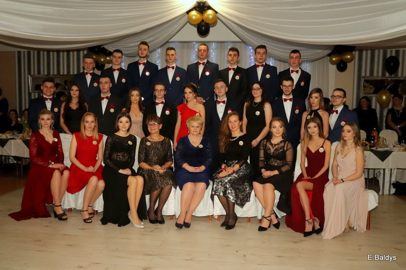 Bal studniówkowy ZS nr 4 (zdjęcia)