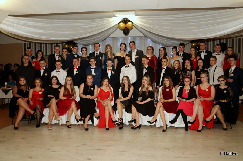 Bal studniówkowy ZS nr 4 (zdjęcia)